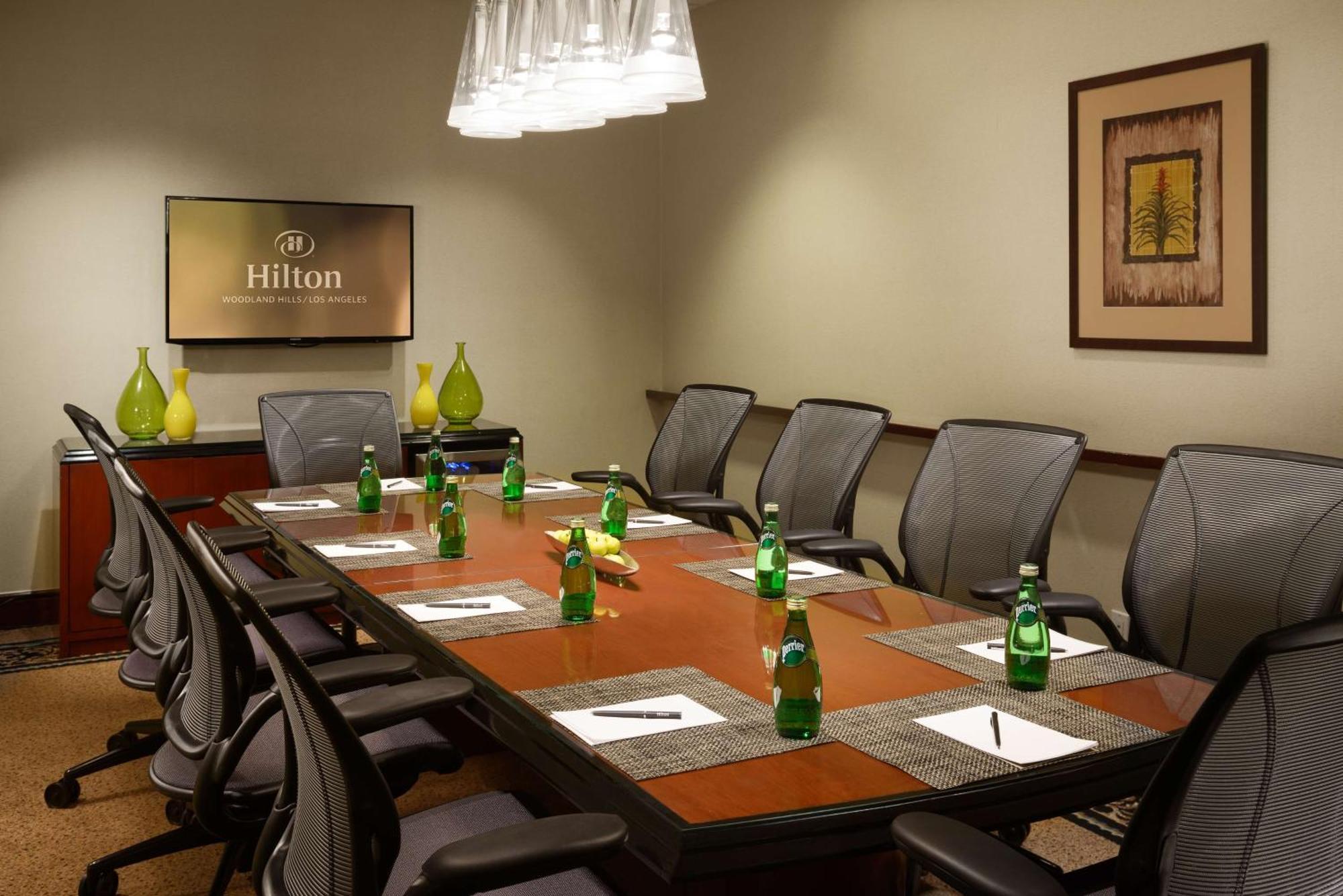 Hilton Woodland Hills/ Angeles Hotel 3*