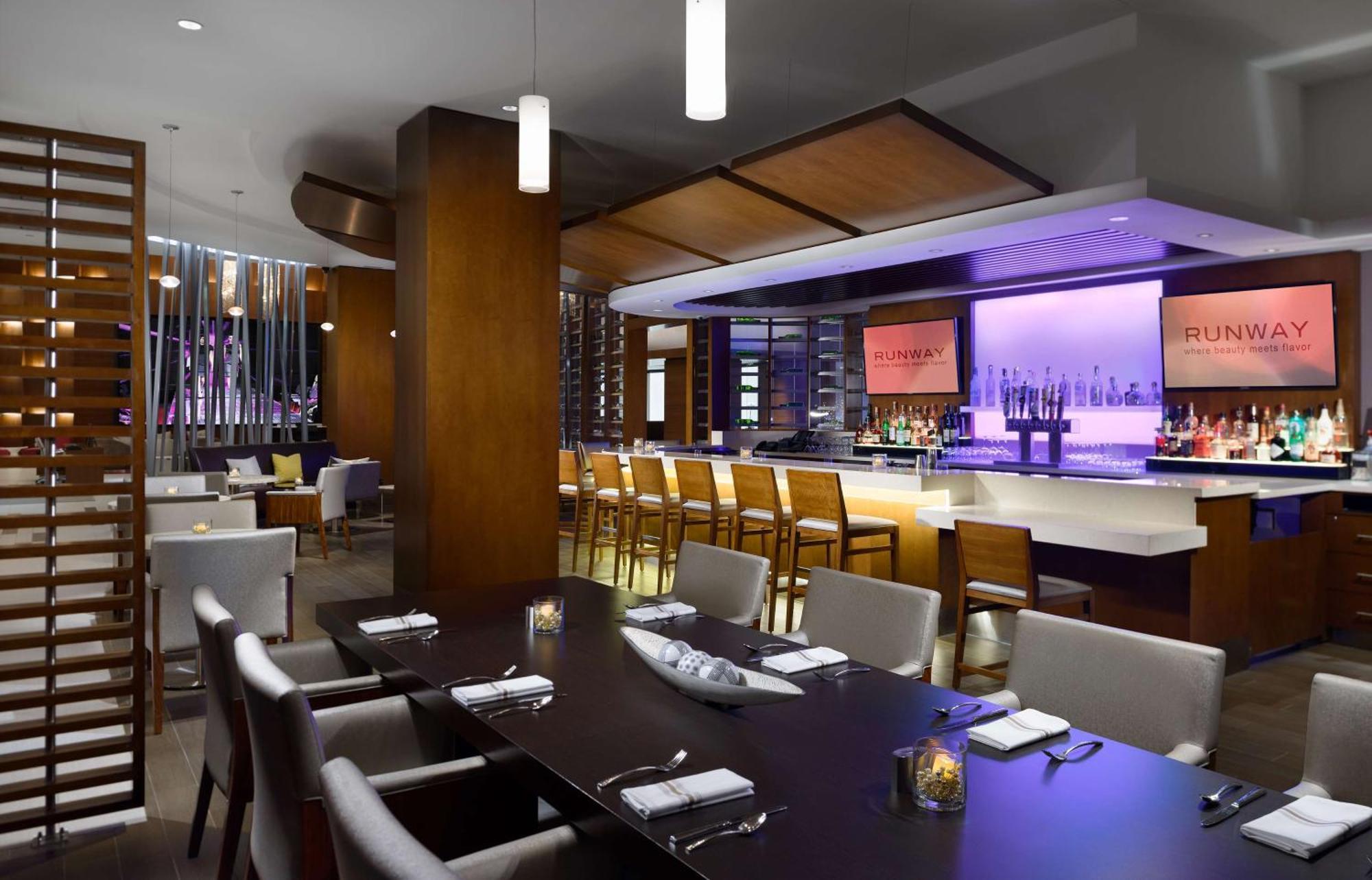 Hilton Woodland Hills/ Angeles Hotel 3*