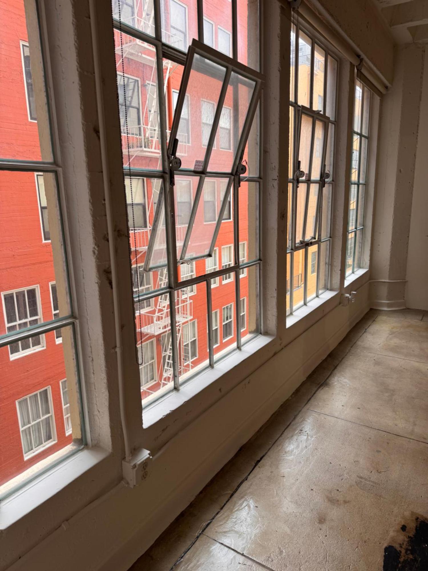 Loft In Downtown Angeles *
